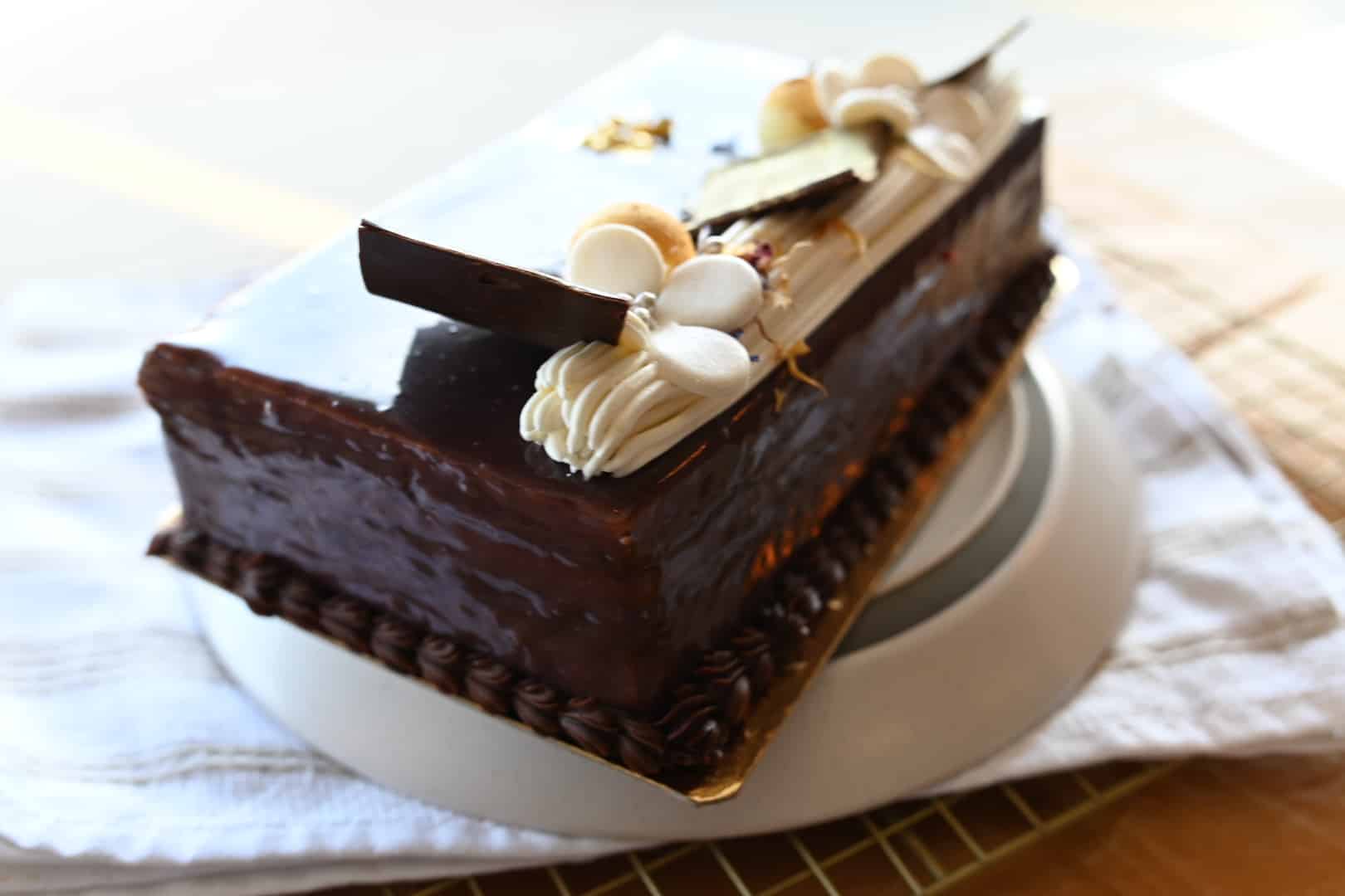 Mocha Pecan Praline Cake - Image 2